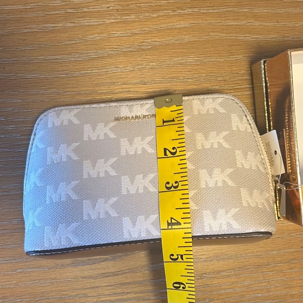 Michael Kors, Jet Set Small Travel Cosmetic Pouch, NWT - Picture 7 of 8